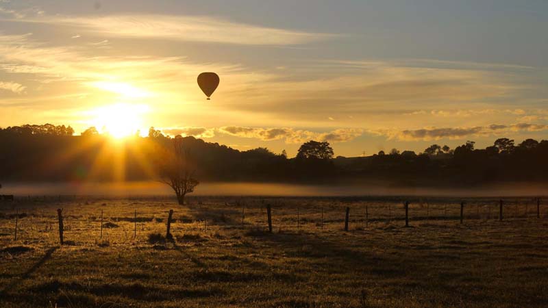 Take to the skies and experience the adventure and romance of Hot Air Ballooning over the beautiful Byron Bay Hinterland!